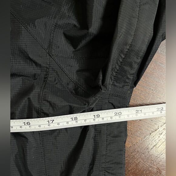 EMS Eastern Mountain Sports Lightweight Rain Jacket Medium - Picture 10 of 11